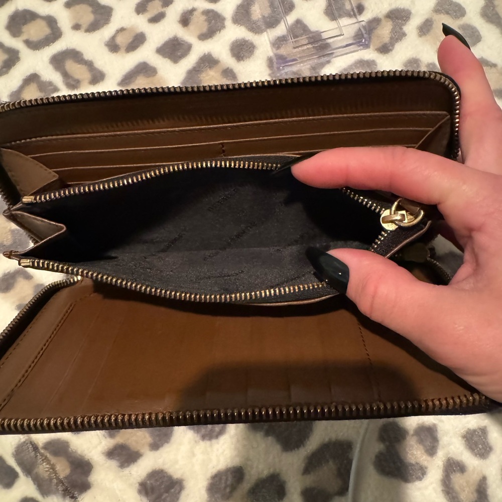 Burberry Brown Leather Zip Wallet with Gold-Tone Hardware - Picture 10 of 12